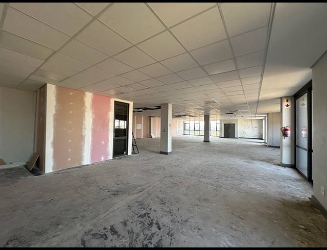 311.70M² OFFICE TO LET IN IRENE
